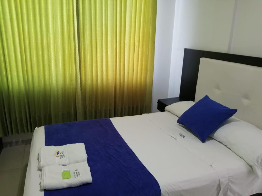 Hotel Azulejo Del Llano Yopal Esterno foto